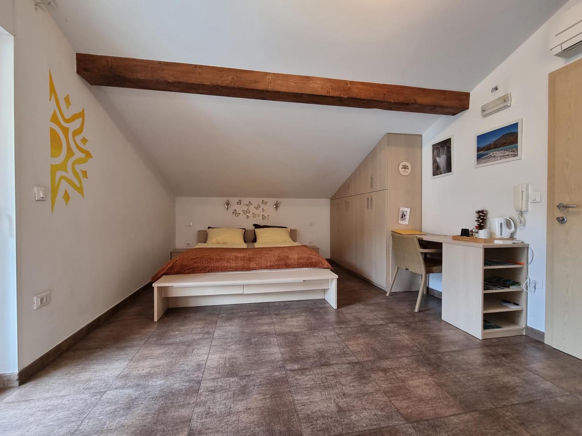 Apartment And Rooms Hisa Sonca Kobarid Exterior photo